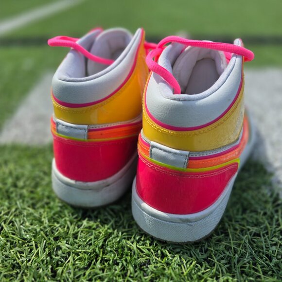 Nike Air Jordan 1 Mid “Edge Glow” - Women's size 8 - Picture 4 of 7